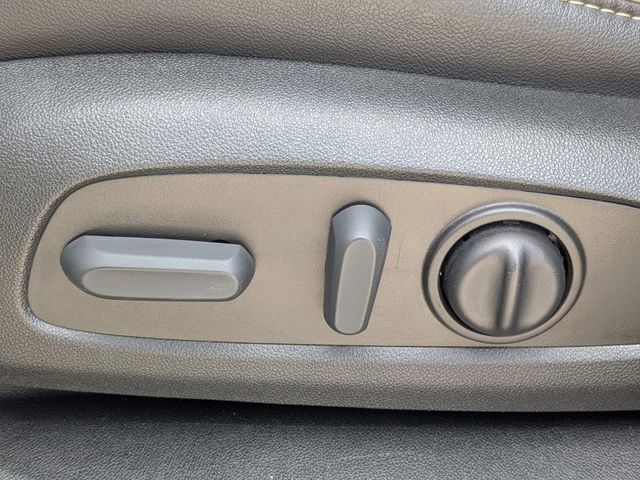 Used 2023 Chevrolet Traverse Premier FWD image 22