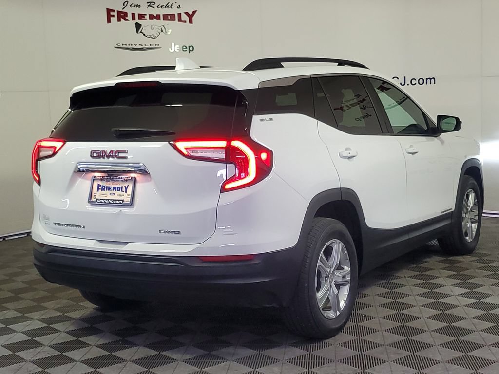 Used 2022 GMC Terrain SLE w/ Driver Convenience Package AWD/4WD image 3