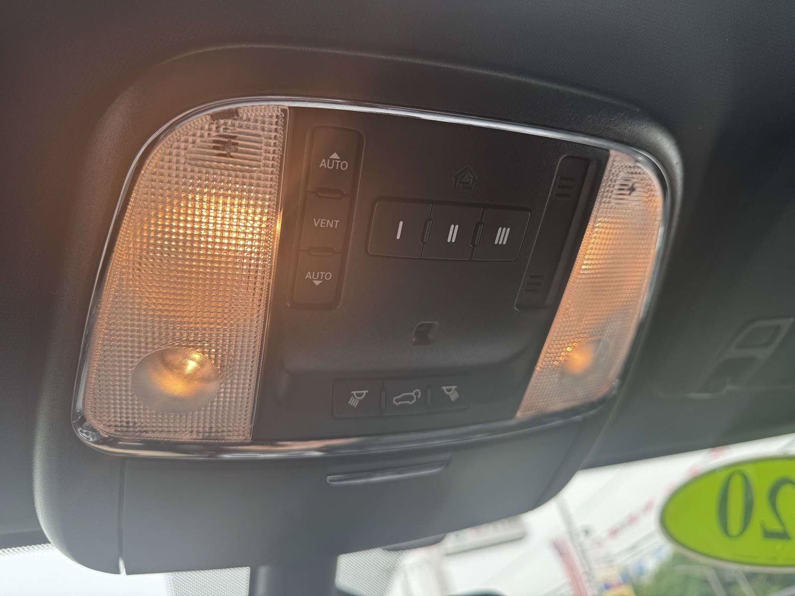 Used 2020 Jeep Grand Cherokee Limited AWD/4WD image 27