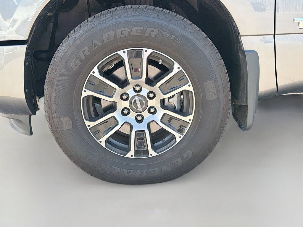 Used 2024 Nissan Titan SV w/ SV Convenience Package AWD/4WD image 30