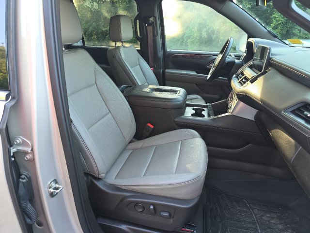 Used 2023 GMC Yukon XL SLT w/ SLT Luxury Package AWD/4WD image 30