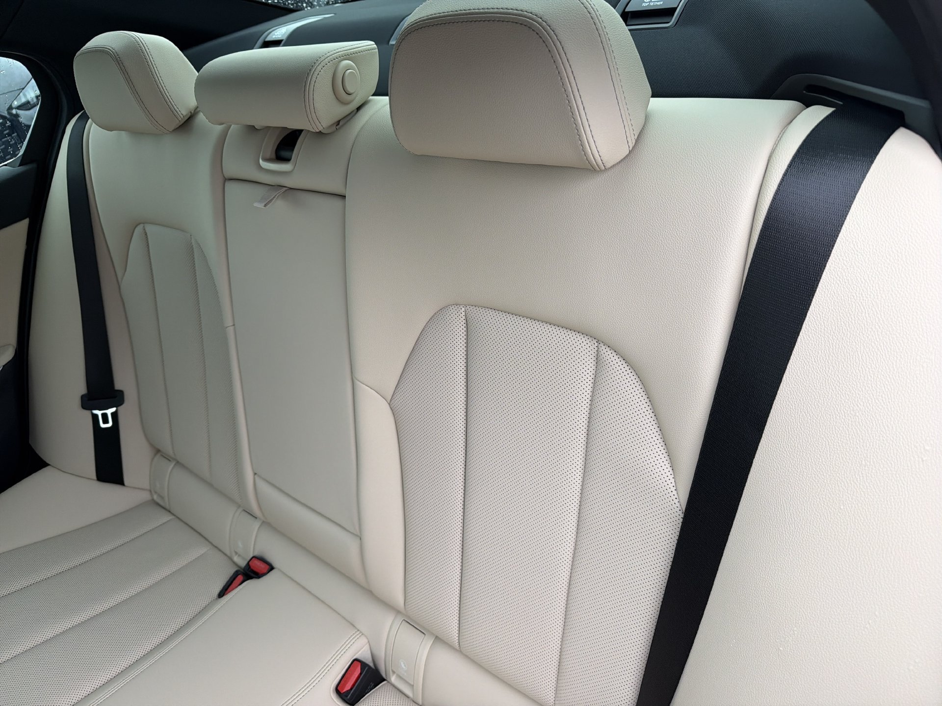 New 2026 BMW 330i Sedan w/ Convenience Package RWD image 19
