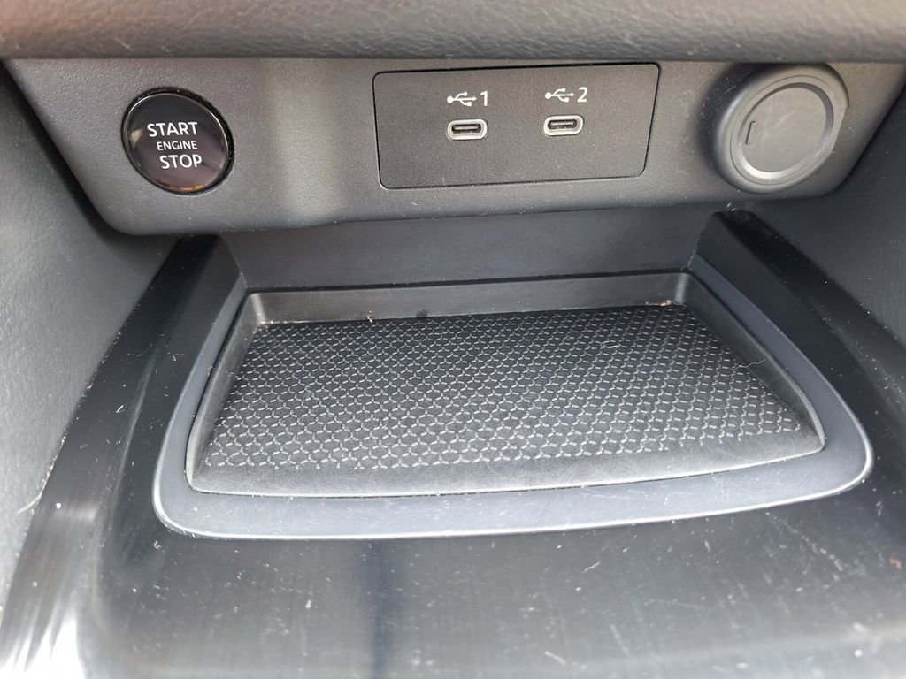 Used 2025 Nissan Rogue SV image 17