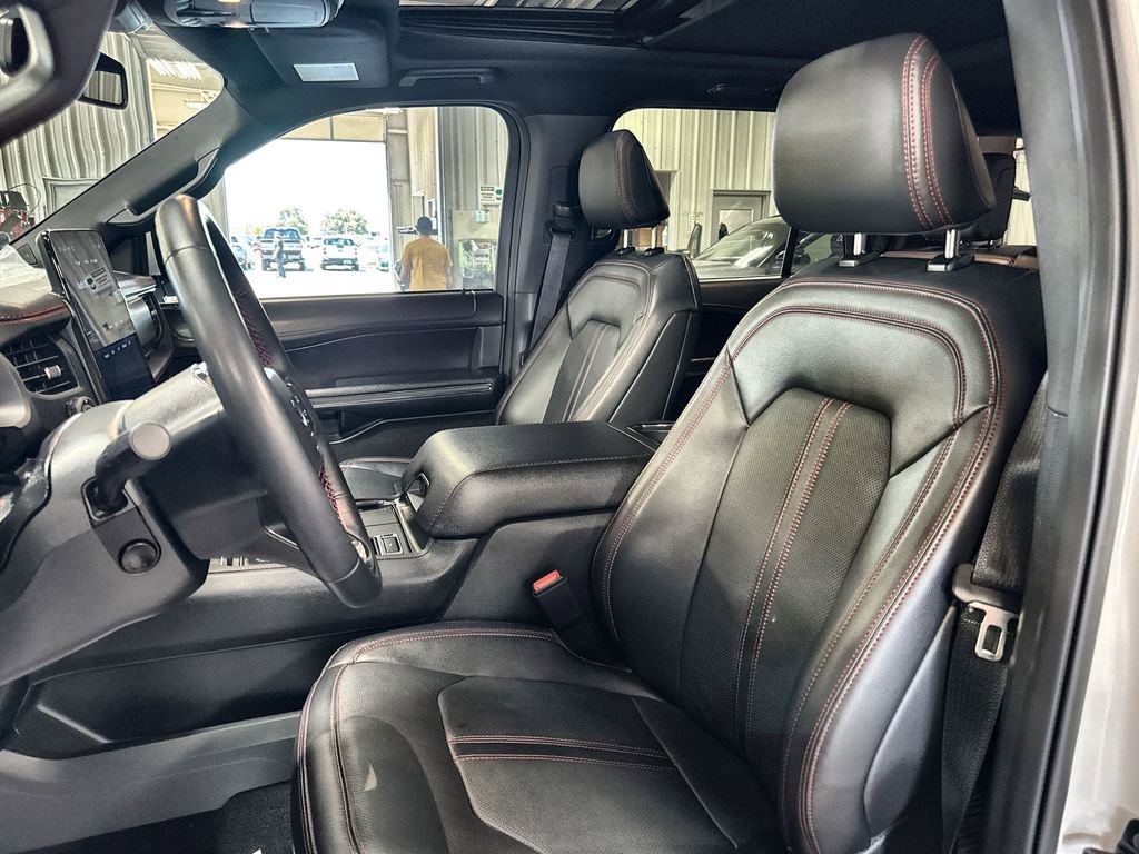 Used 2024 Ford Expedition Limited RWD image 12