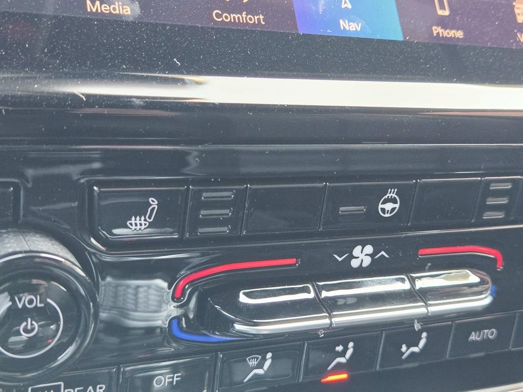 New 2025 Jeep Grand Cherokee Limited w/ Black Appearance Package AWD/4WD image 24