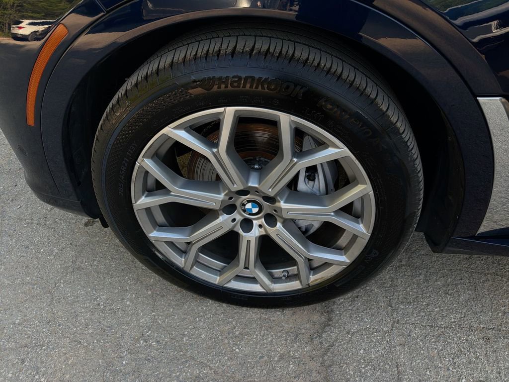 Used 2022 BMW X7 xDrive40i w/ Executive Package AWD/4WD image 19