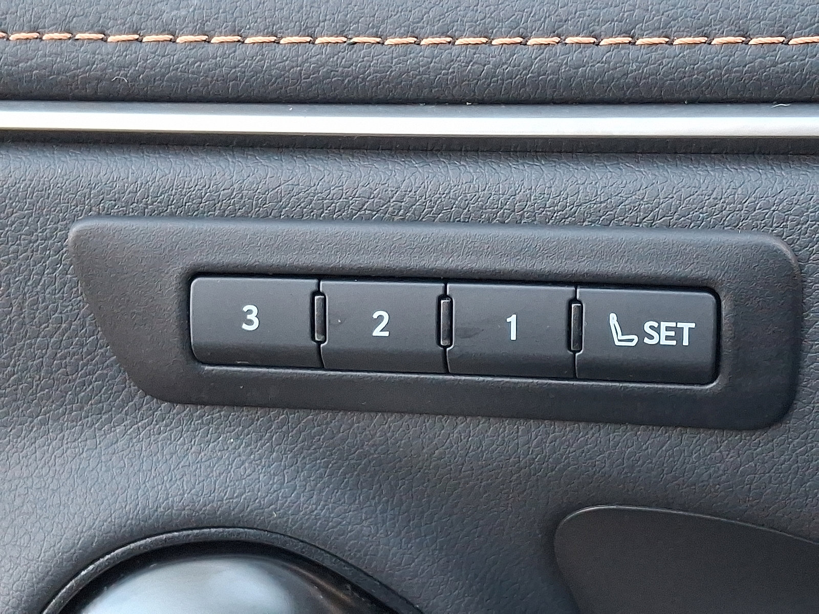 Certified 2023 Lexus ES 350 w/ Premium Package image 27