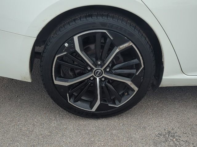 Used 2024 Nissan Altima 2.5 SR image 3