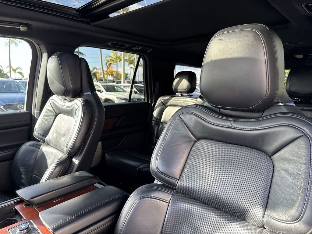 Used 2020 Lincoln Navigator L Reserve w/ Luxury Package AWD/4WD image 42