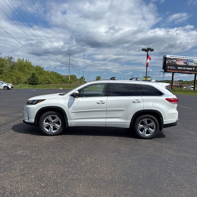 Used 2019 Toyota Highlander Limited AWD/4WD image 2