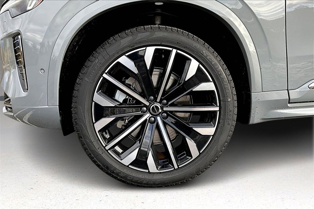 New 2026 Volvo XC90 B6 Ultra image 13