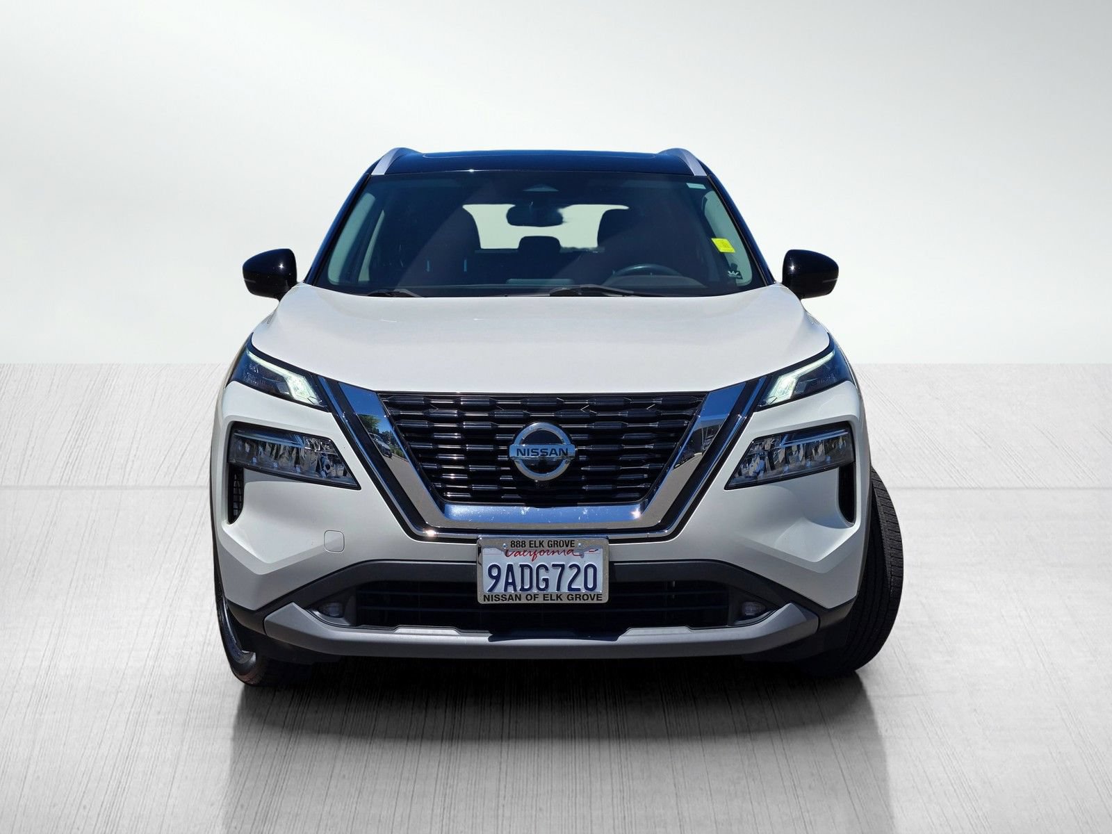 Used 2021 Nissan Rogue SL FWD image 2
