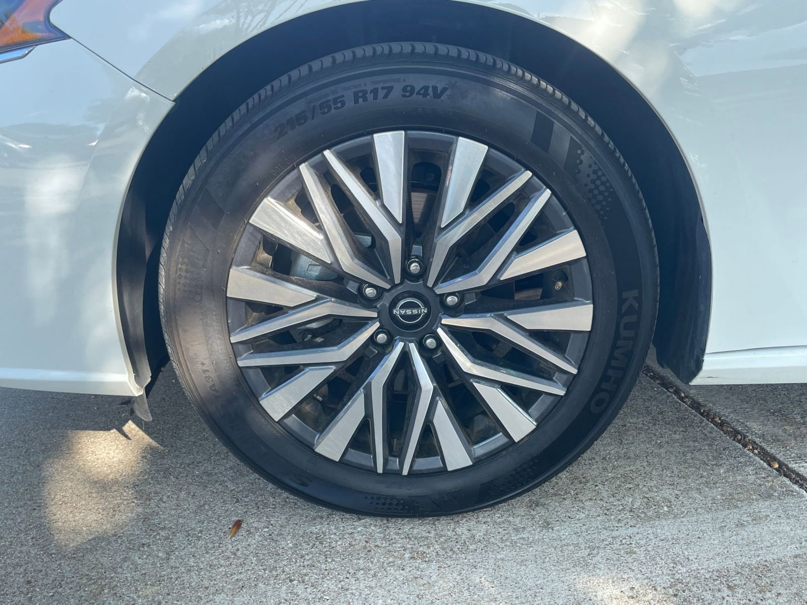 Used 2025 Nissan Altima 2.5 SV image 33