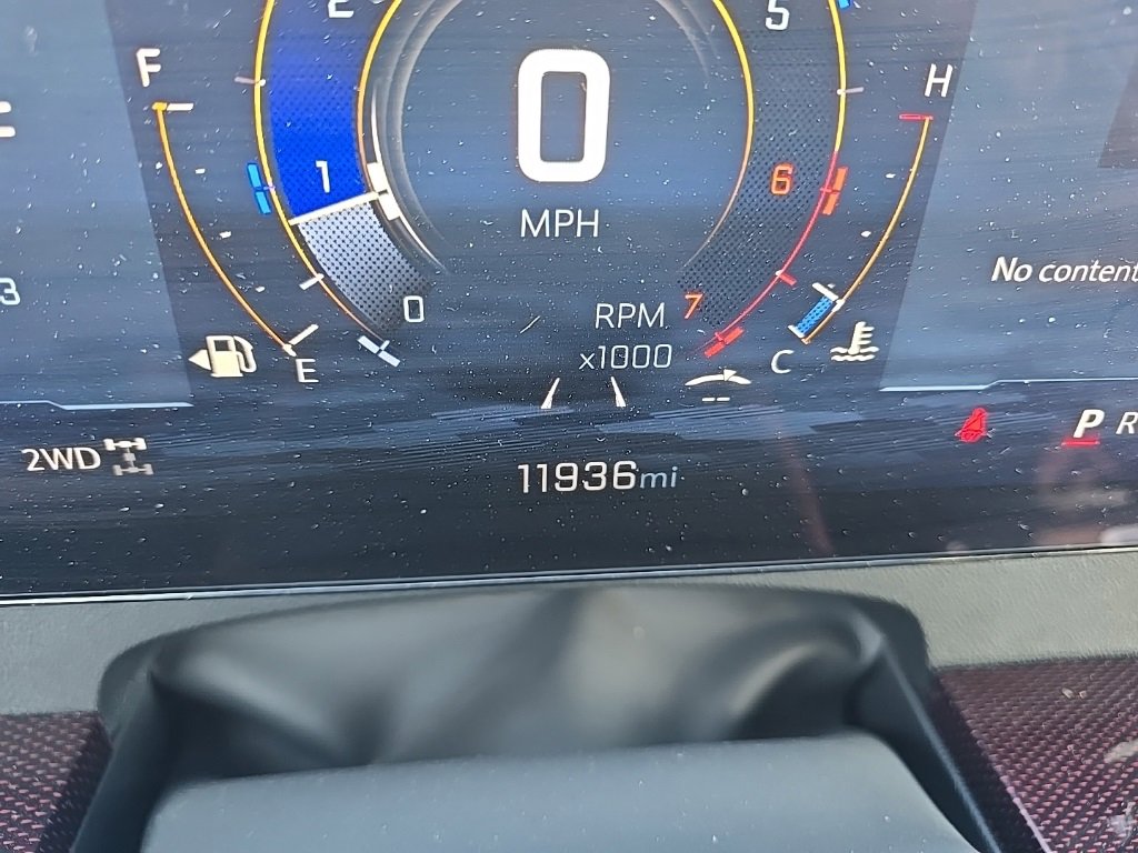 Used 2025 Chevrolet Traverse RS image 24