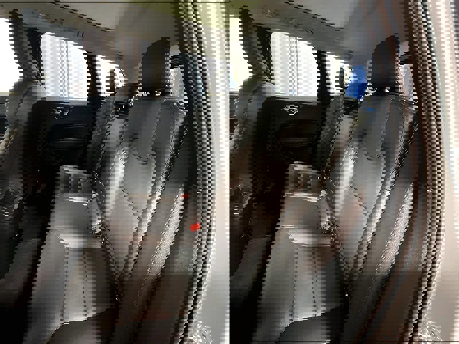 Used 2025 Volvo XC60 B5 Plus image 15