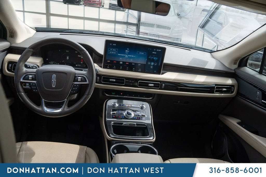 Used 2022 Lincoln Nautilus Reserve AWD/4WD image 4