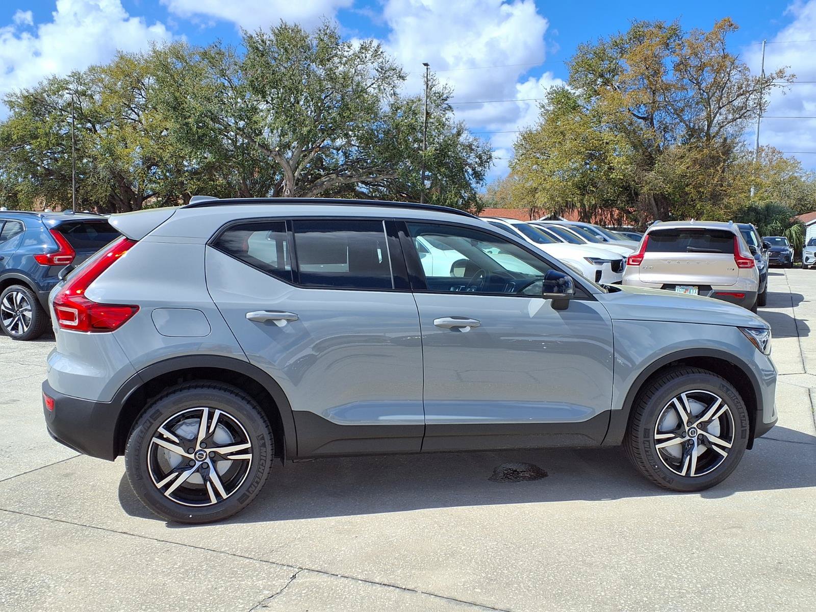 New 2026 Volvo XC40 B5 Core AWD/4WD image 8