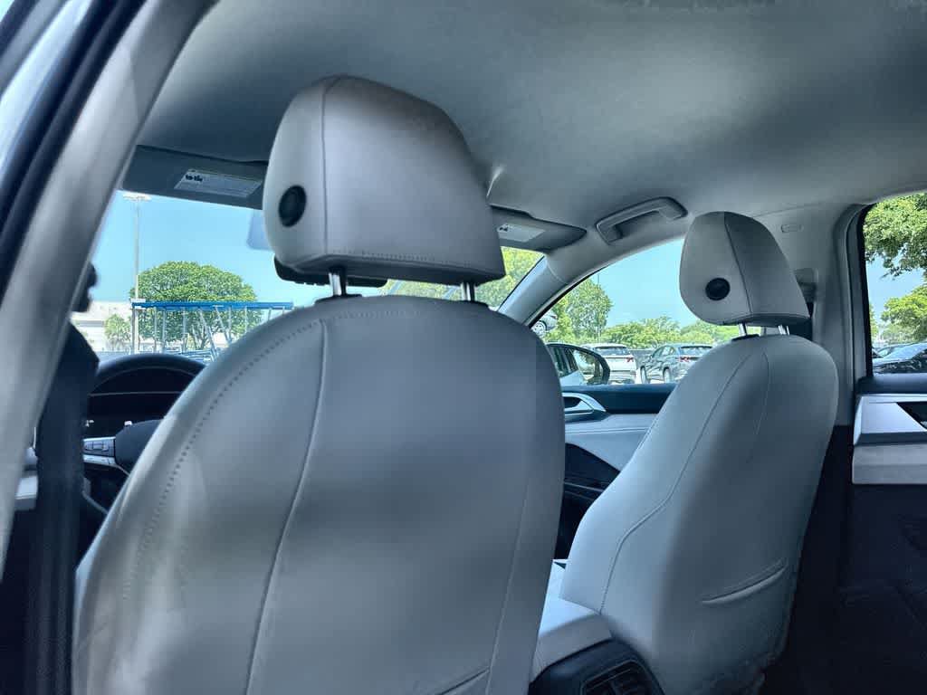 New 2026 Volkswagen Taos SE FWD image 23
