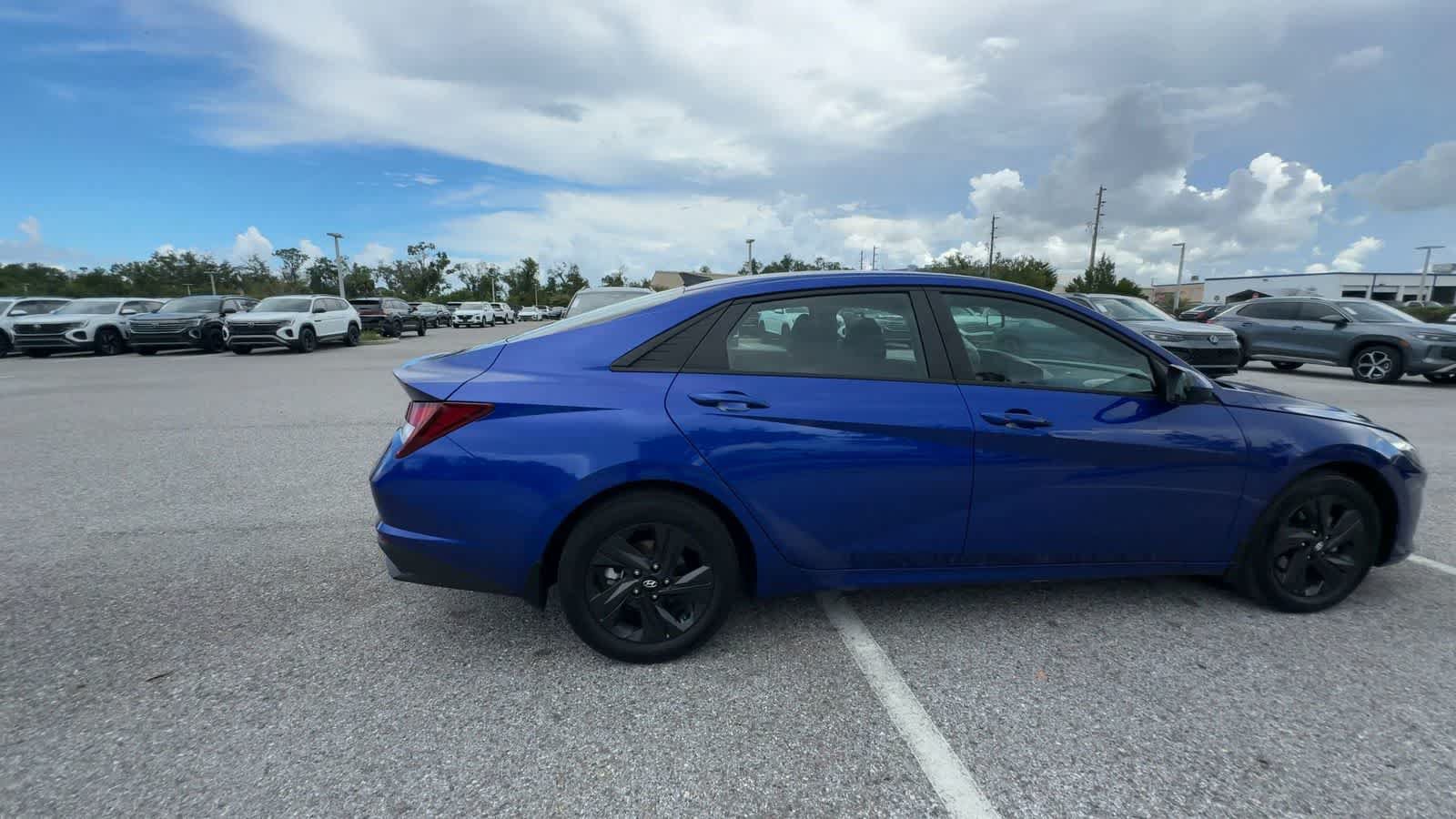 Used 2023 Hyundai Elantra SEL FWD image 9