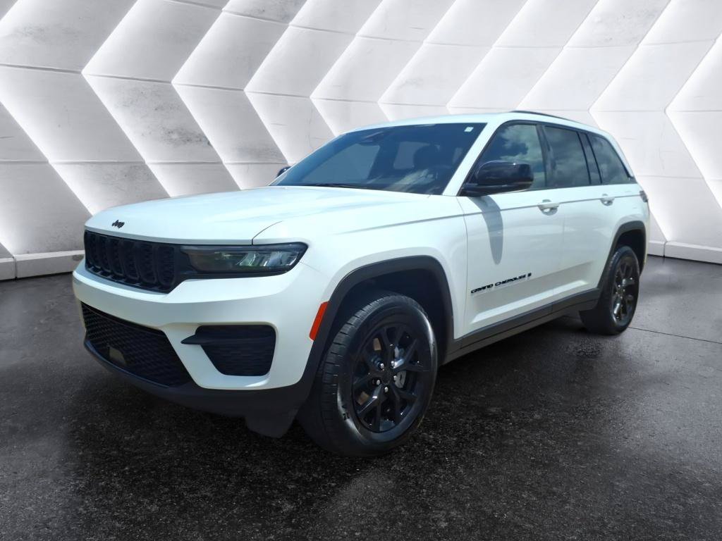 Used 2024 Jeep Grand Cherokee Altitude
