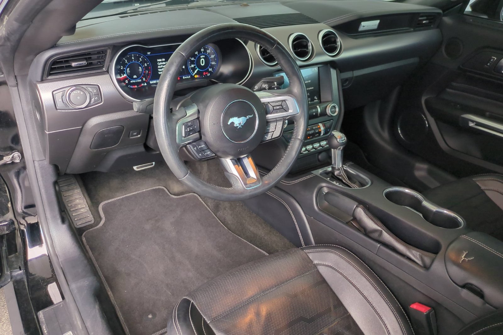 Used 2019 Ford Mustang Premium w/ Equipment Group 201A RWD image 9
