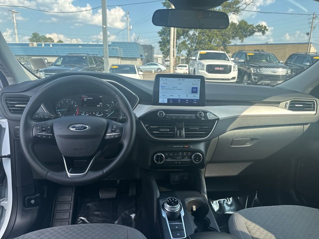 Used 2022 Ford Escape SE w/ SE Sport Appearance Package image 26