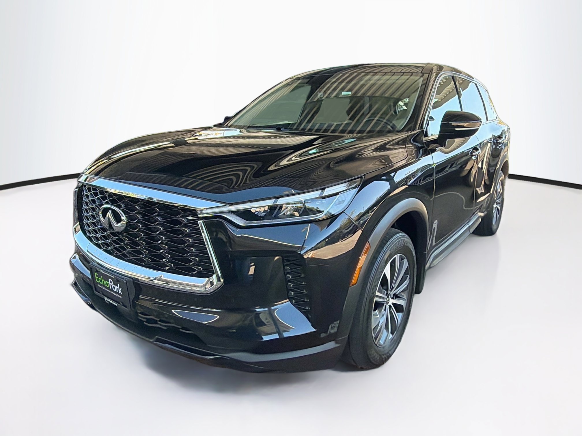 Used 2023 INFINITI QX60 Pure AWD/4WD image 3