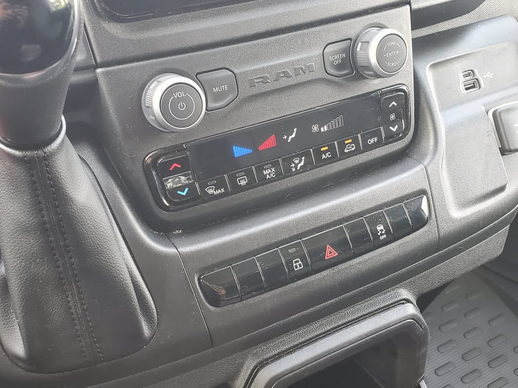 Used 2025 RAM ProMaster 2500 w/ U-Haul Equipment Group FWD image 22
