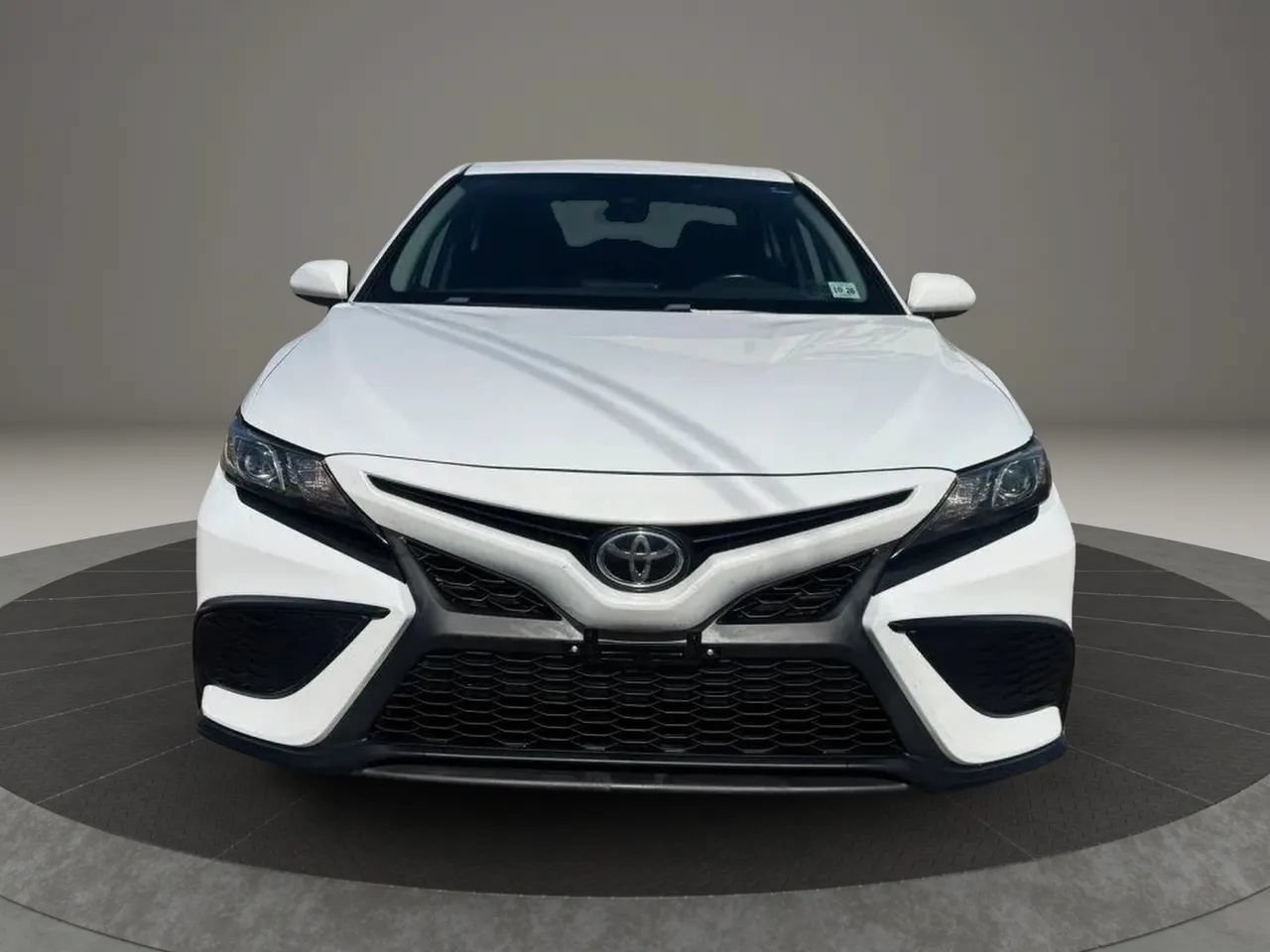 Used 2021 Toyota Camry SE FWD image 8