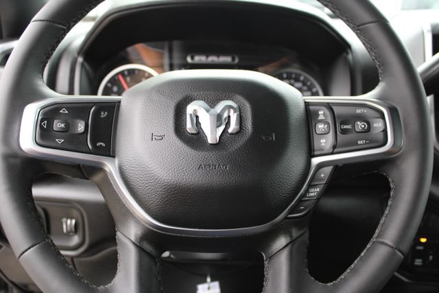 Used 2025 RAM 3500 Big Horn AWD/4WD image 32