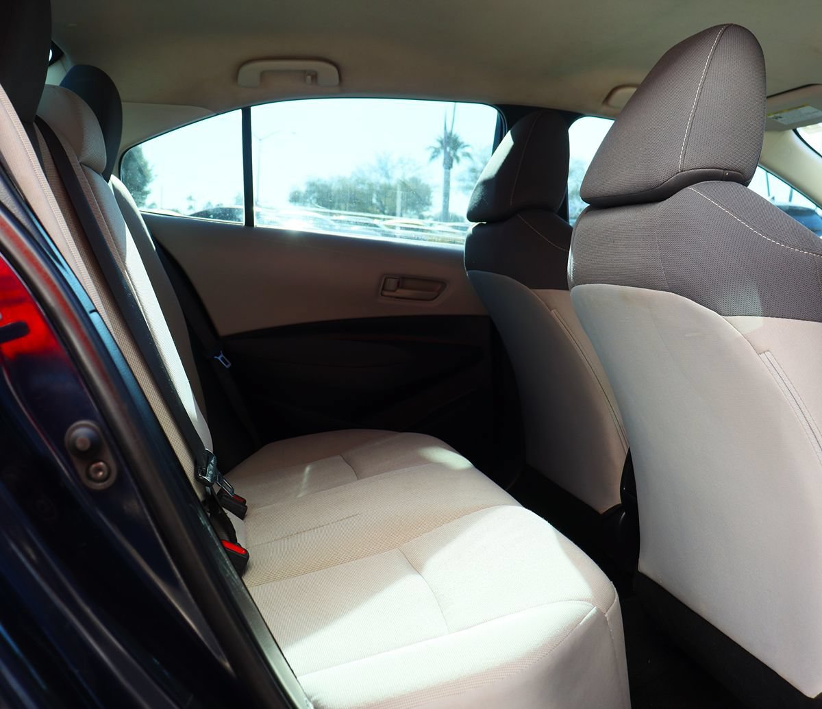 Used 2022 Toyota Corolla LE FWD image 27