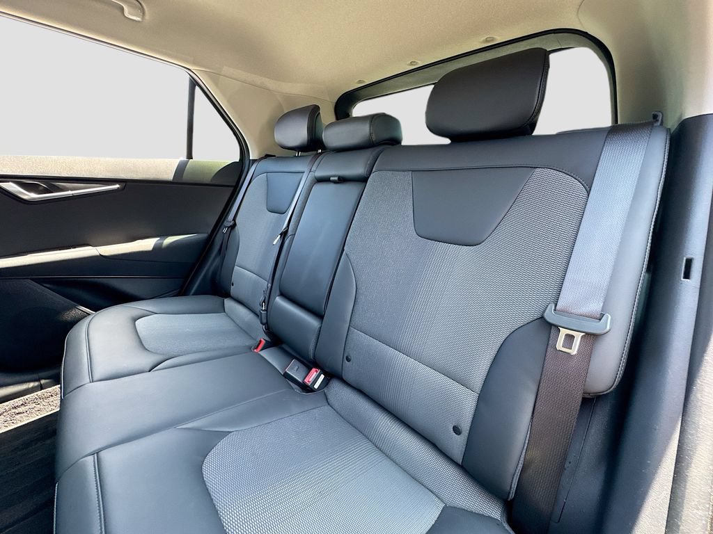 Certified 2025 Kia Niro EX FWD image 27