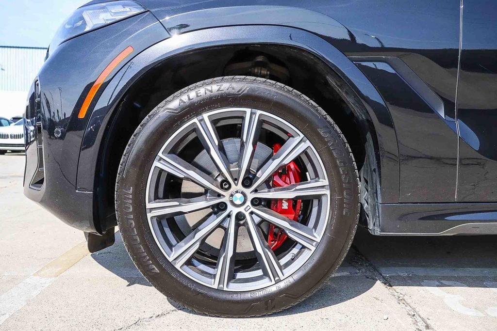 Used 2025 BMW X6 xDrive40i AWD/4WD image 12