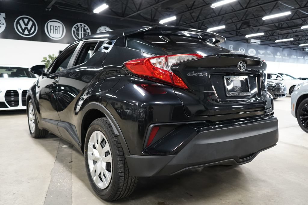 Used 2019 Toyota C-HR LE FWD image 3
