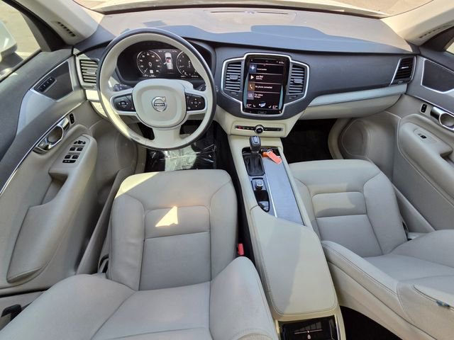Used 2022 Volvo XC90 T5 Momentum w/ Climate Package FWD image 14