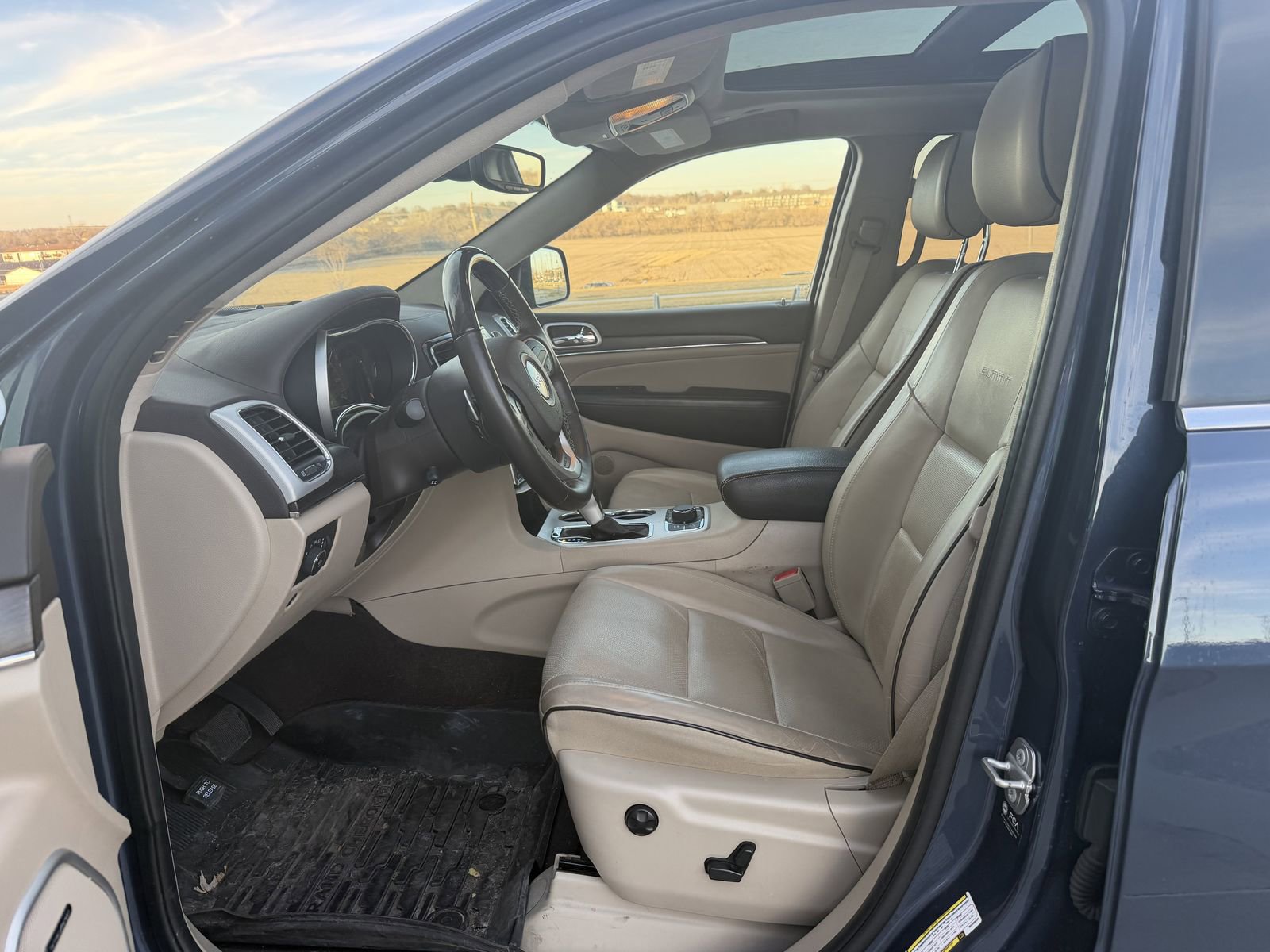 Used 2021 Jeep Grand Cherokee Summit image 5