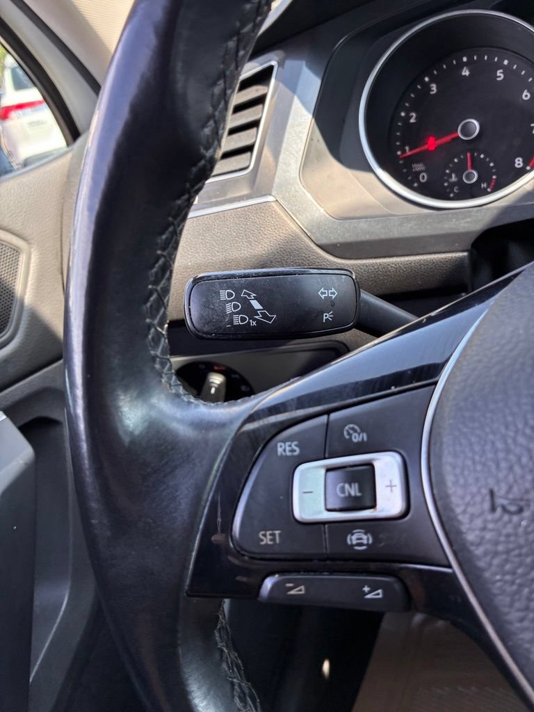 Used 2019 Volkswagen Tiguan SE AWD/4WD image 34