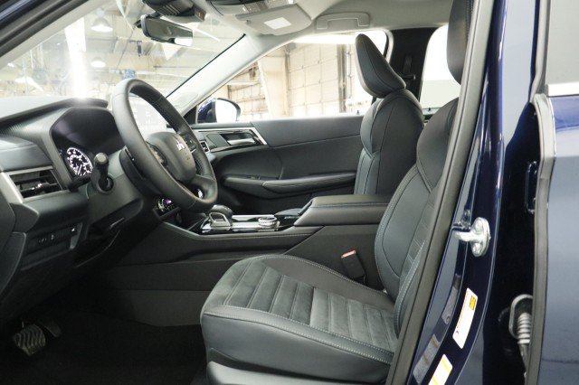 New 2026 Mitsubishi Outlander FWD image 6