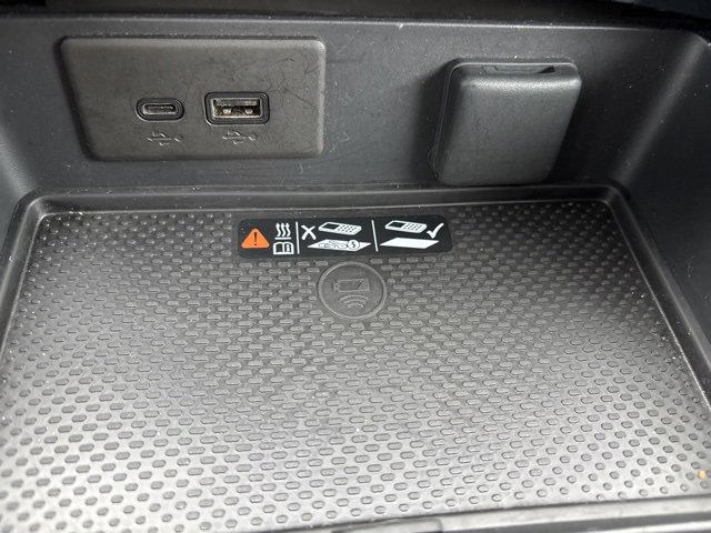 Used 2025 Buick Envision Preferred image 16