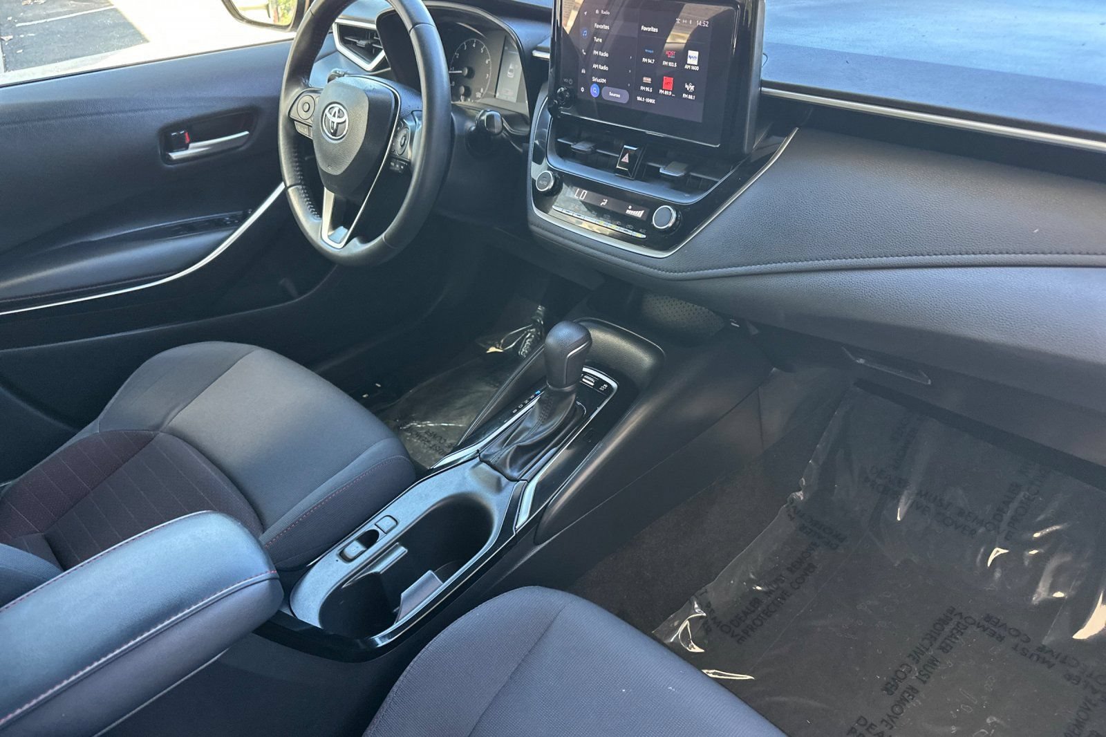 Used 2023 Toyota Corolla SE w/ SE Premium Package FWD image 16