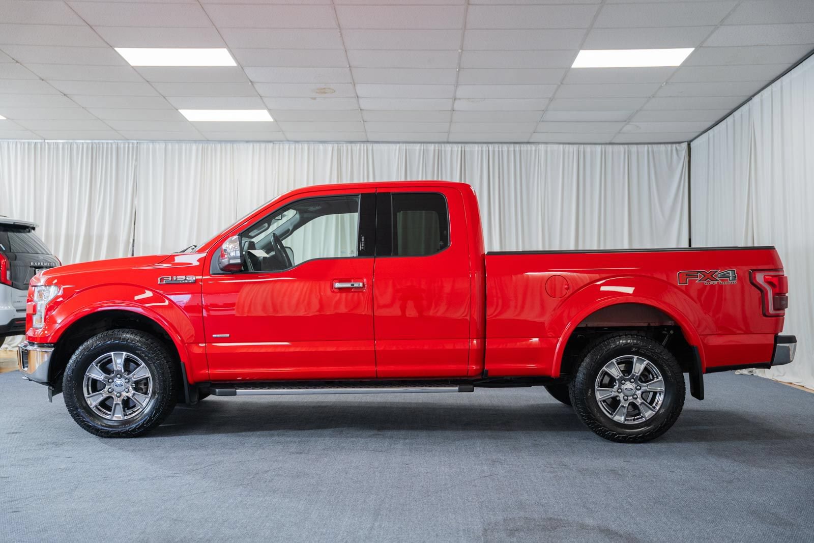 Used 2016 Ford F150 Lariat w/ Equipment Group 502A Luxury AWD/4WD image 4