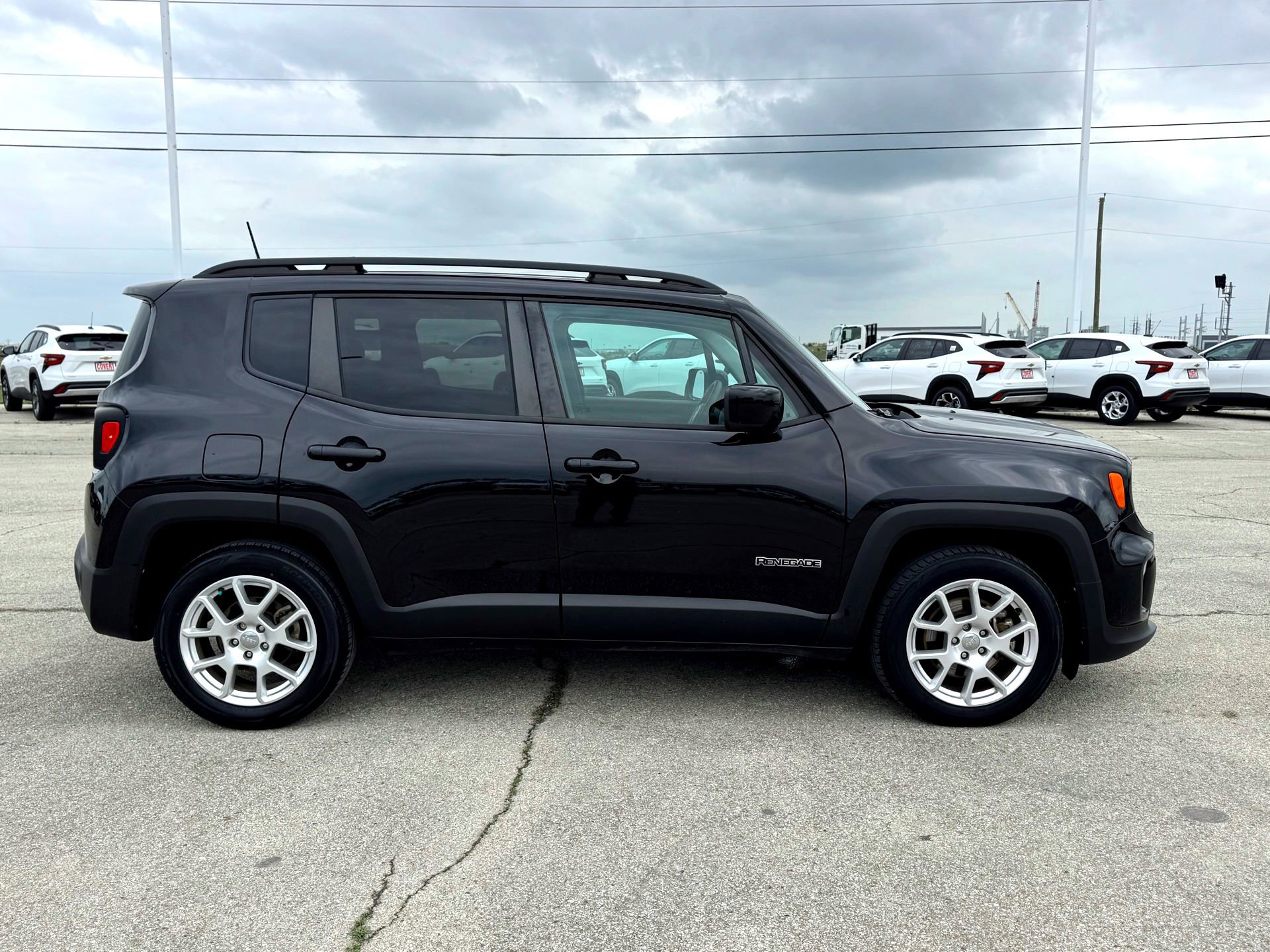 Used 2020 Jeep Renegade Latitude FWD image 5