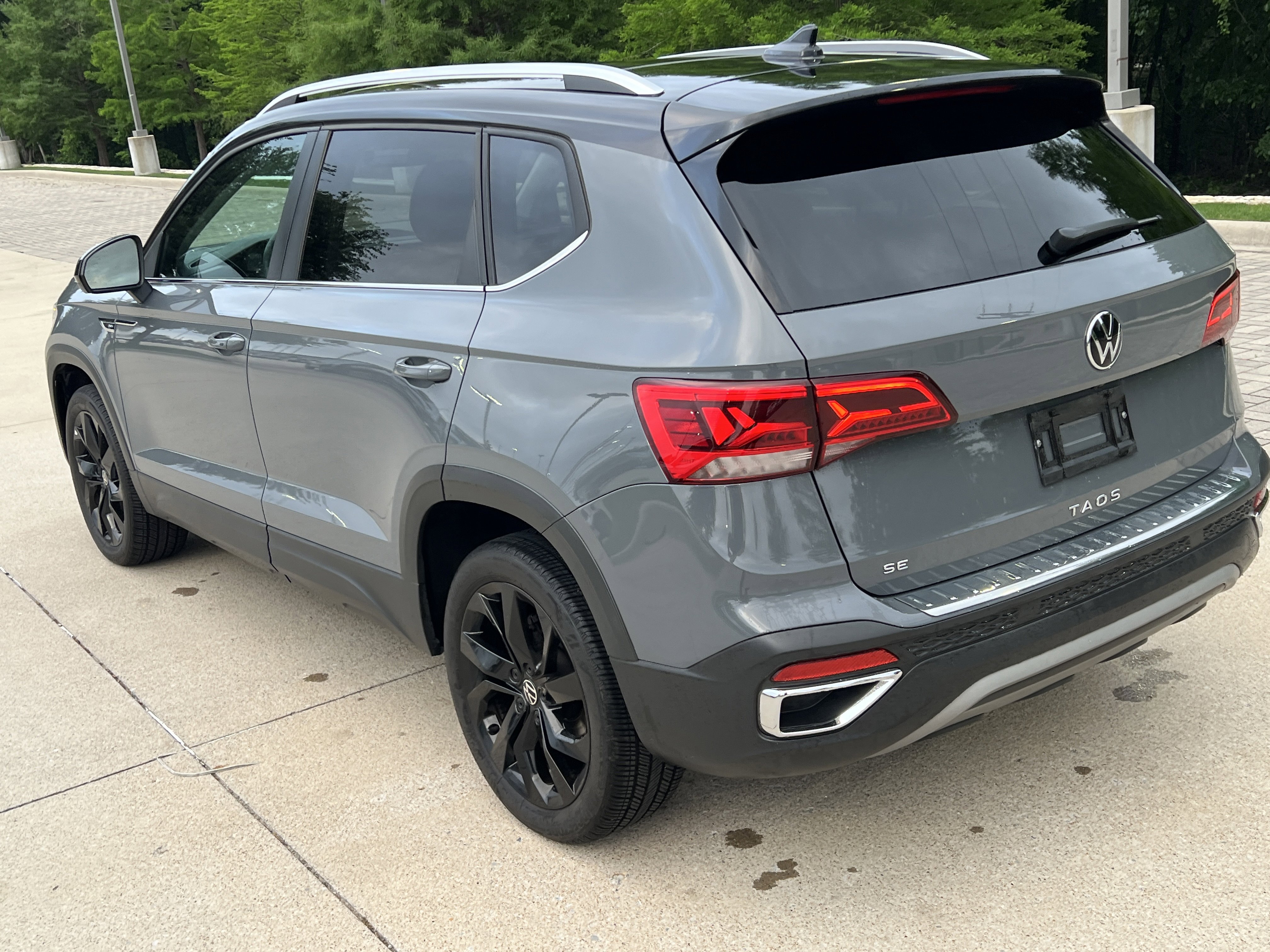 Certified 2023 Volkswagen Taos SE w/ Panoramic Sunroof Package FWD image 8