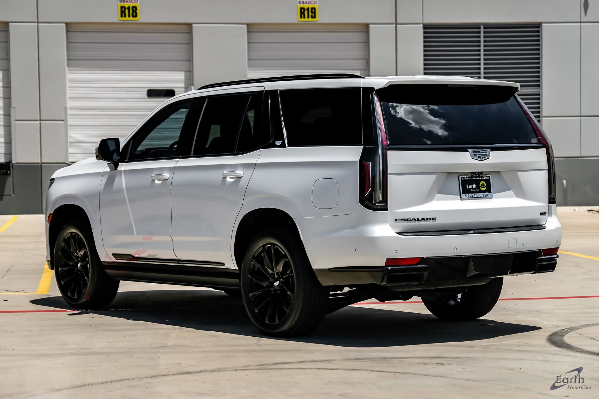 Used 2024 Cadillac Escalade Sport w/ LPO, ONYX Package RWD image 10