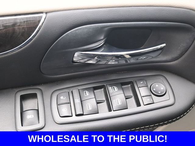 Used 2014 Chrysler Town & Country Touring image 13
