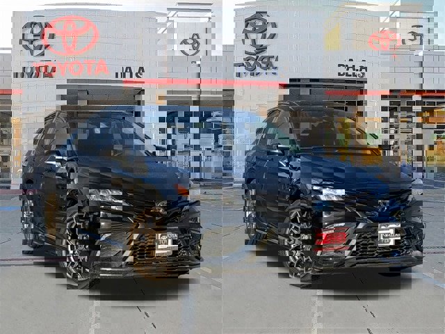 Used 2023 Toyota Camry SE image 1