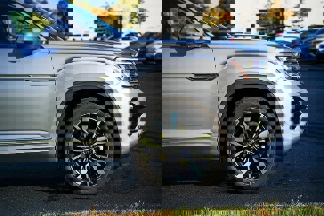 New 2026 Volkswagen Atlas Cross Sport SEL Premium R-Line image 43