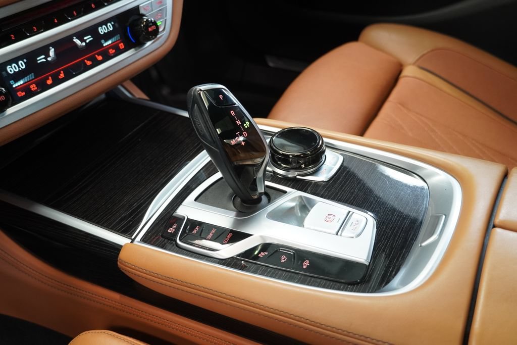 Used 2017 BMW 740i xDrive AWD/4WD image 22