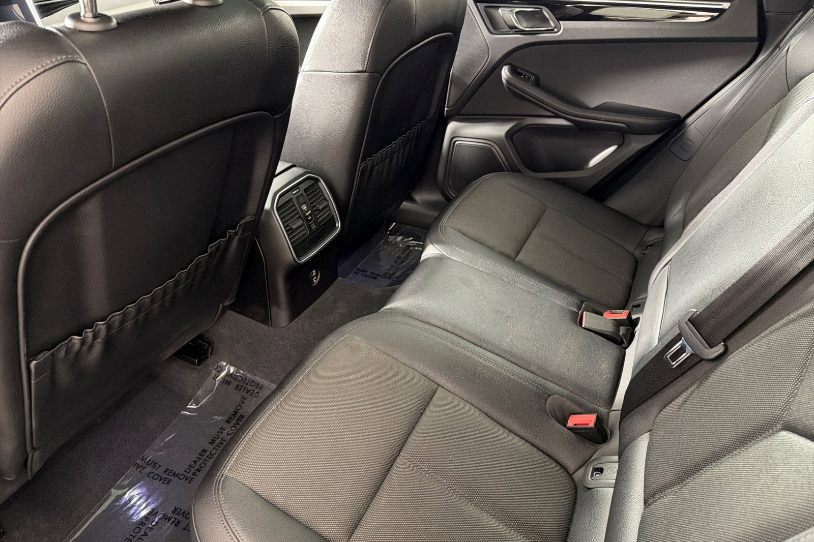 Used 2022 Porsche Macan w/ Driver Memory Package image 11