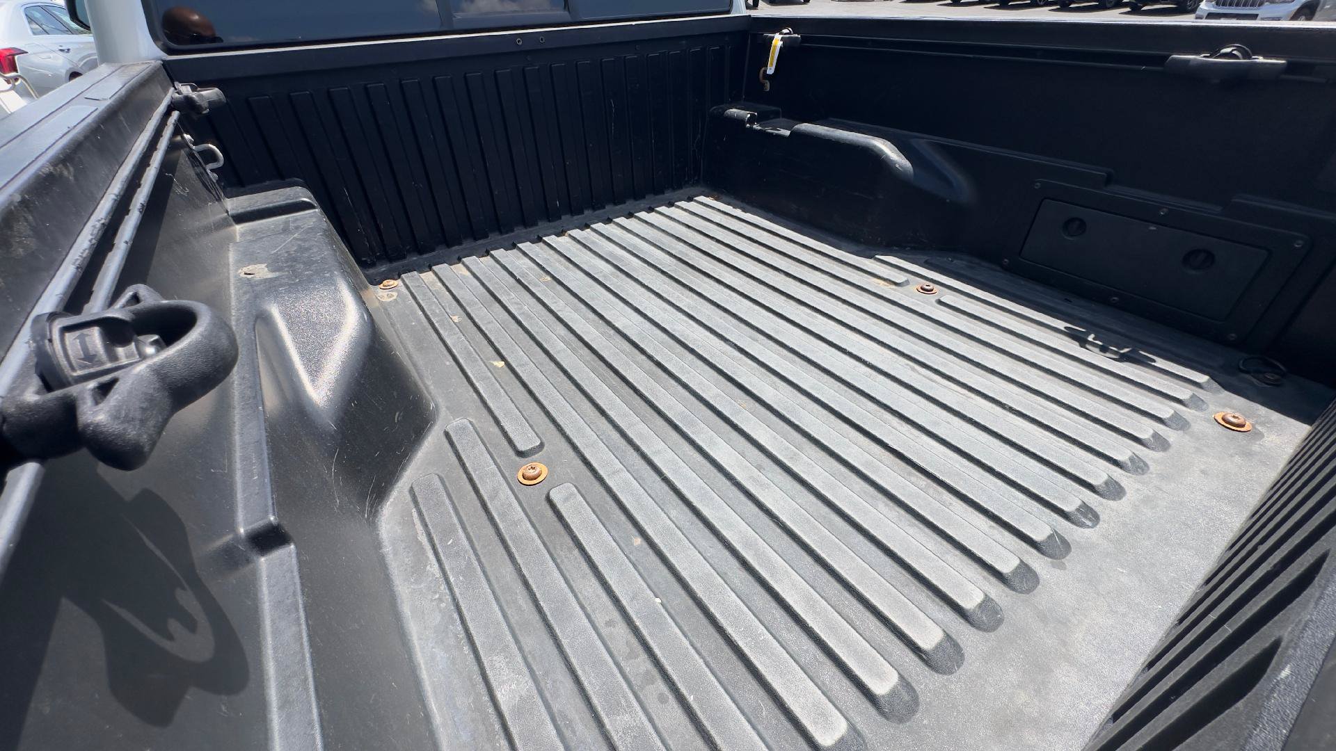 Used 2022 Toyota Tacoma SR w/ SR Convenience Package RWD image 8